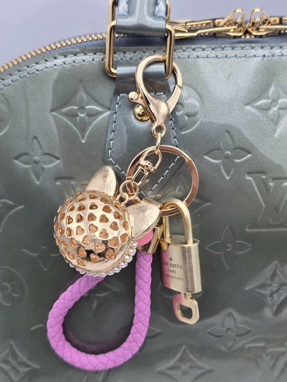 Authentic Louis Vuitton Gold Lock 🔒 Unbranded Fox Head Keychain Bag Charm LV - Picture 7 of 9